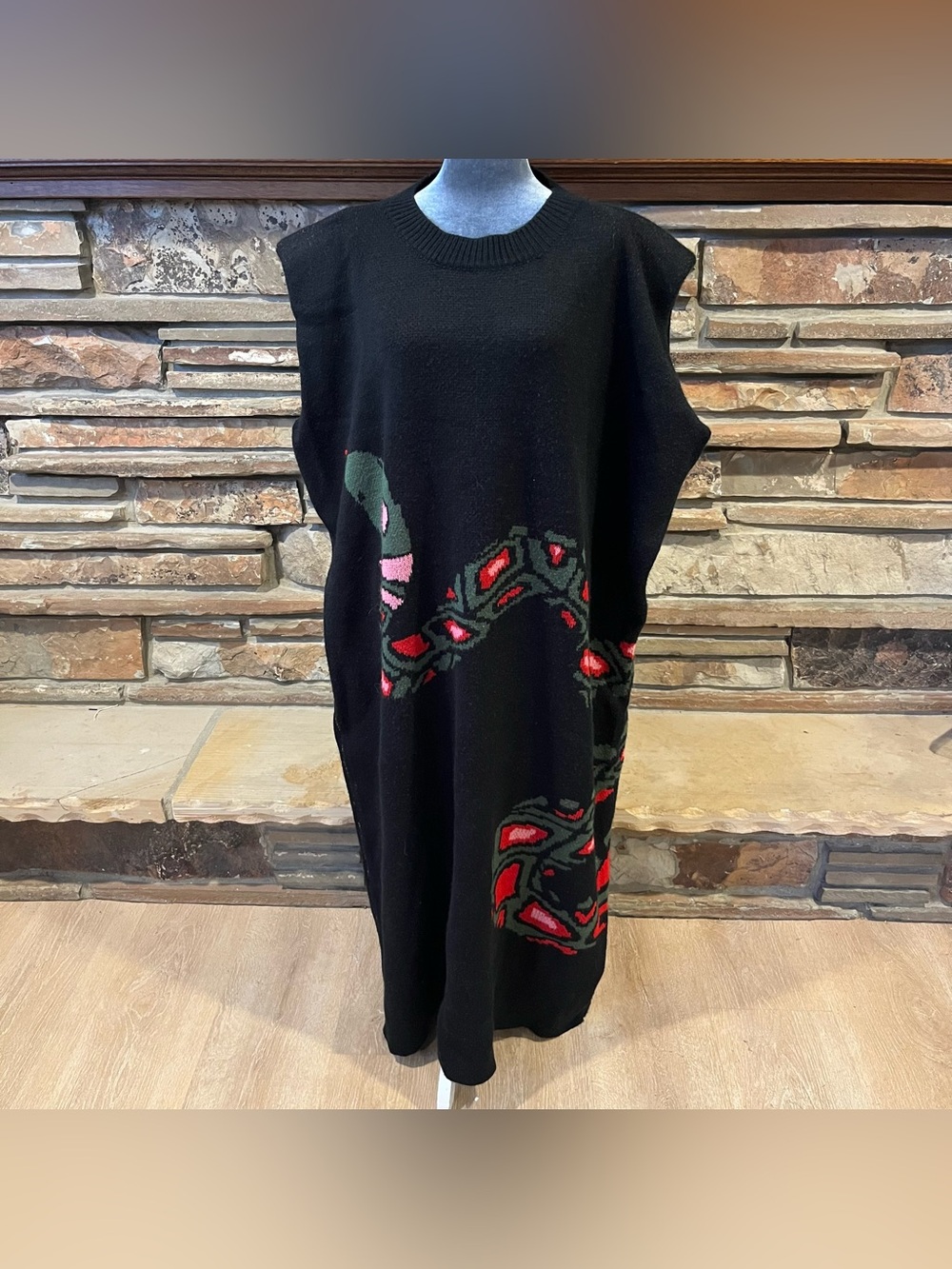 Dressed in Lala Big Reputation Black Sleeveless Oversized Dress with Snake Print